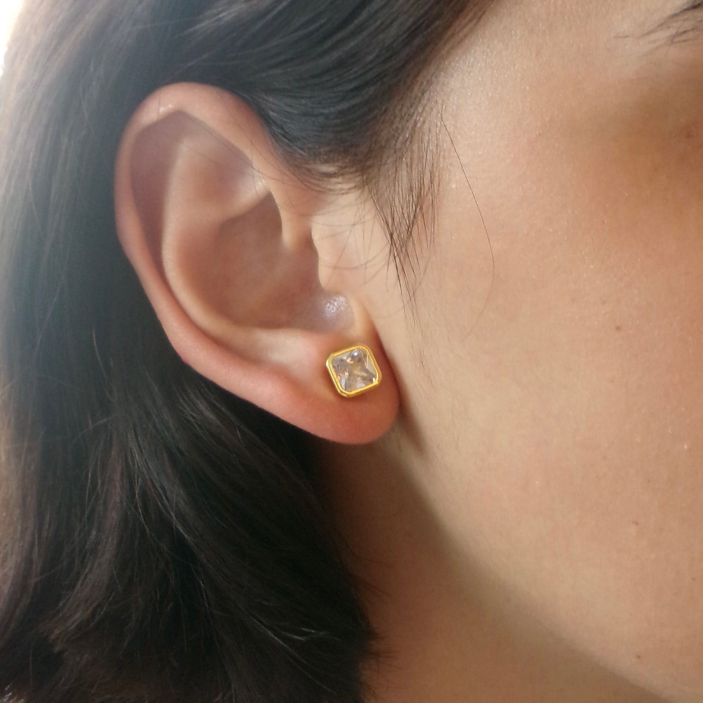 Bezel Stud