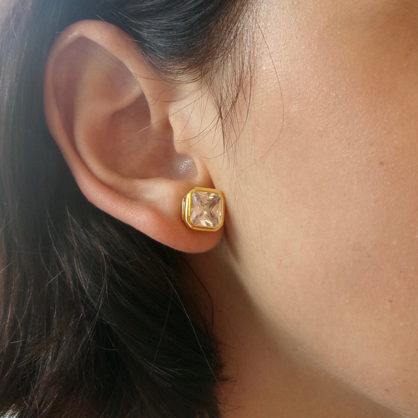 Bezel Stud